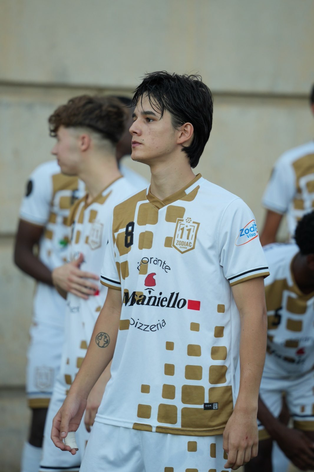 Jugador de Zodiac Eleven con la equipación de partido